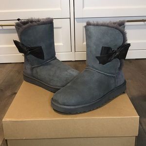 Grey Ugg Boots with Bow